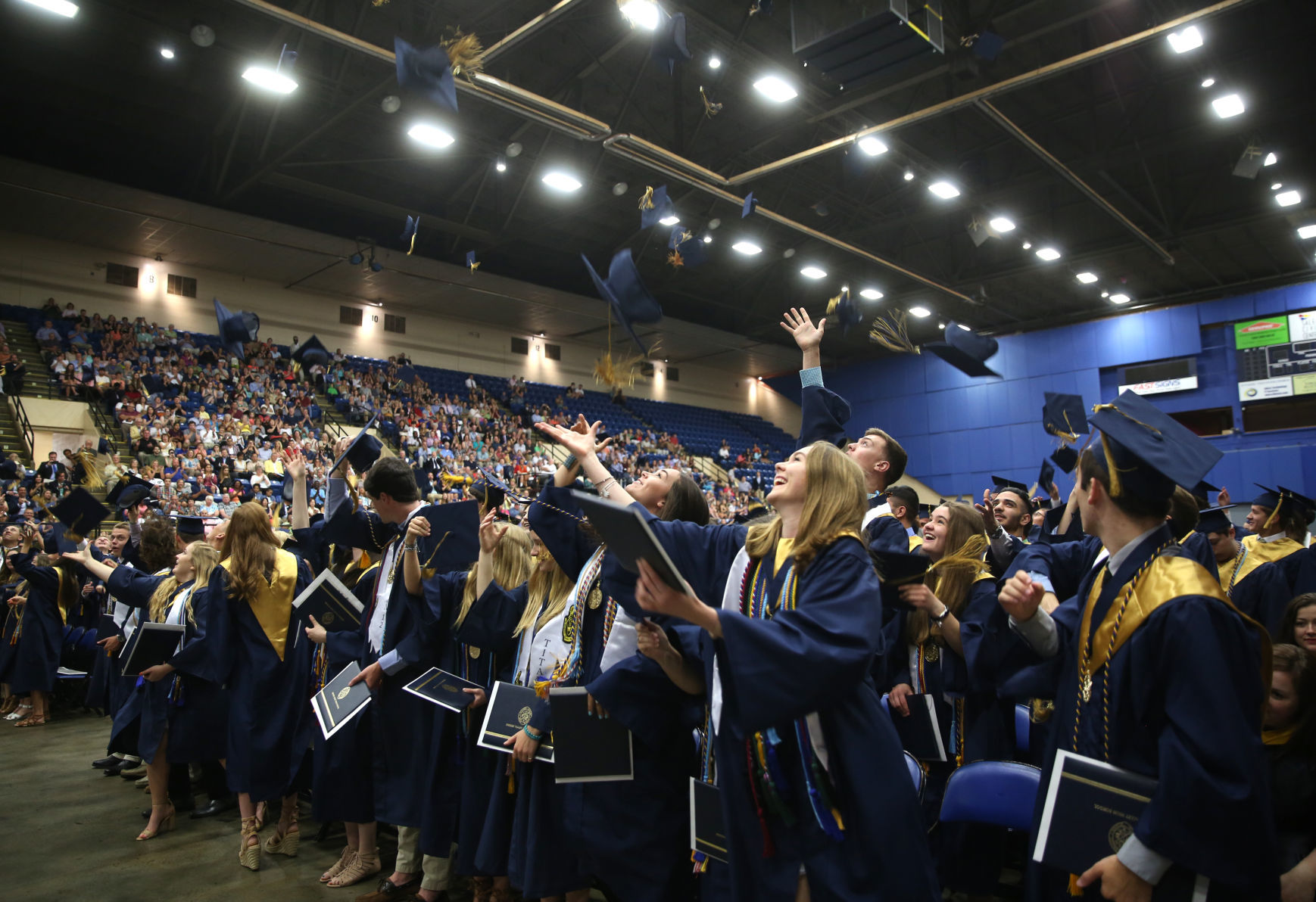 skd hvgraduation 060917 p09